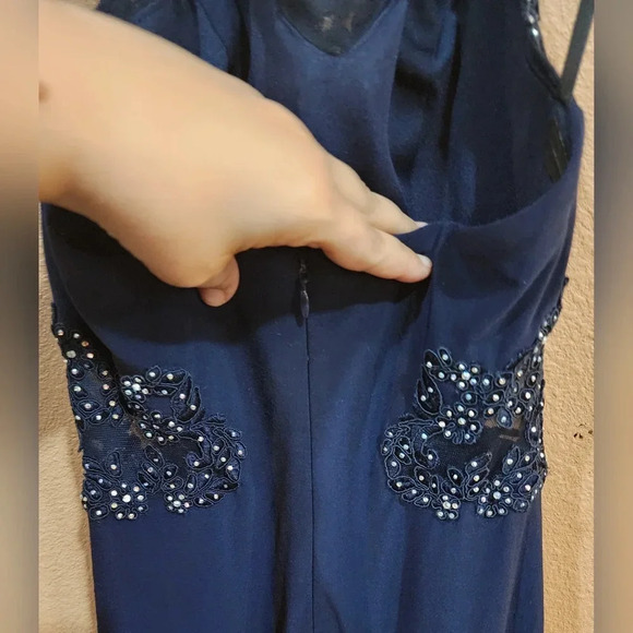 Blondie Nites navy blue formal dress with sheer sides and halter Size 1 - Picture 6 of 7
